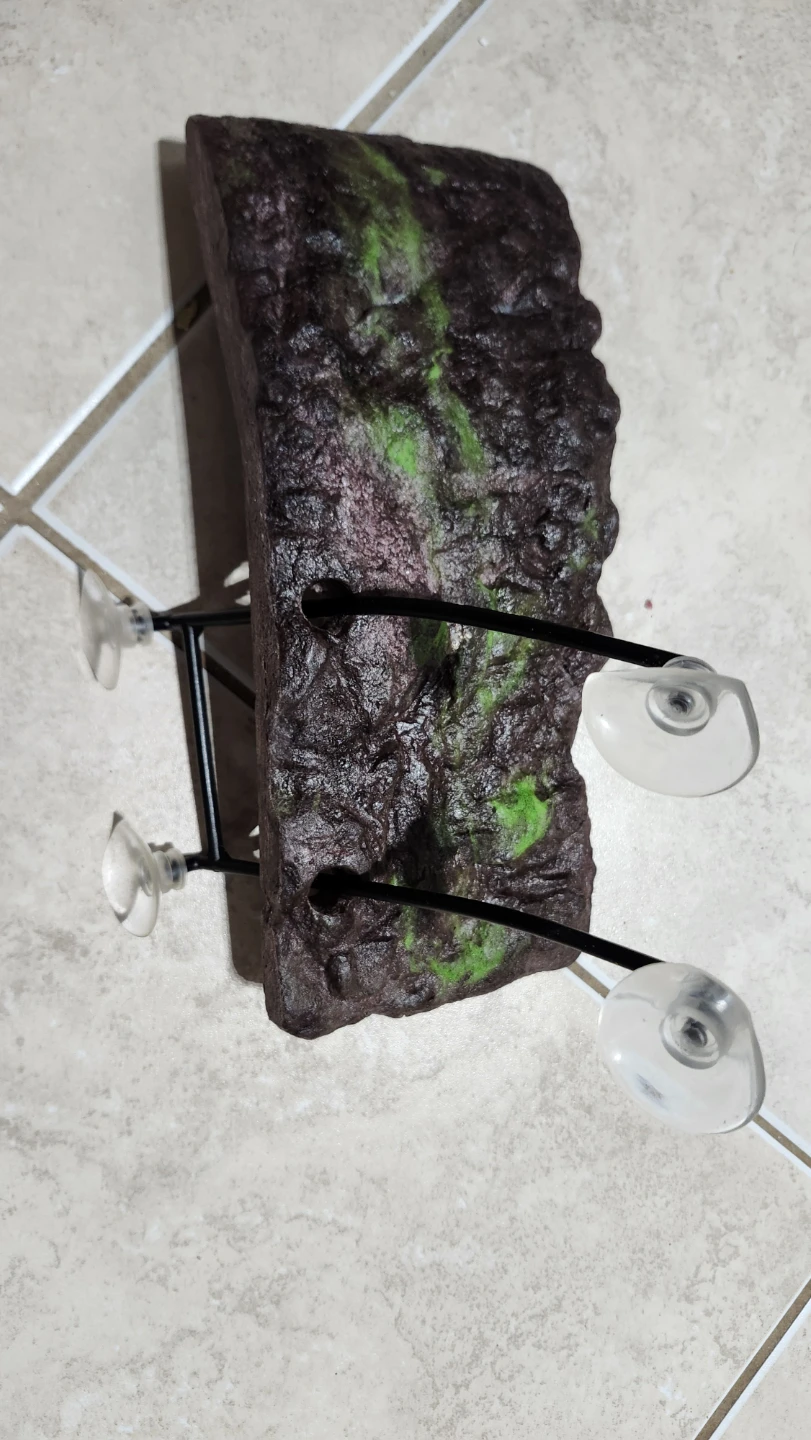 Reptile Suction Cup Hideout - photo 2
