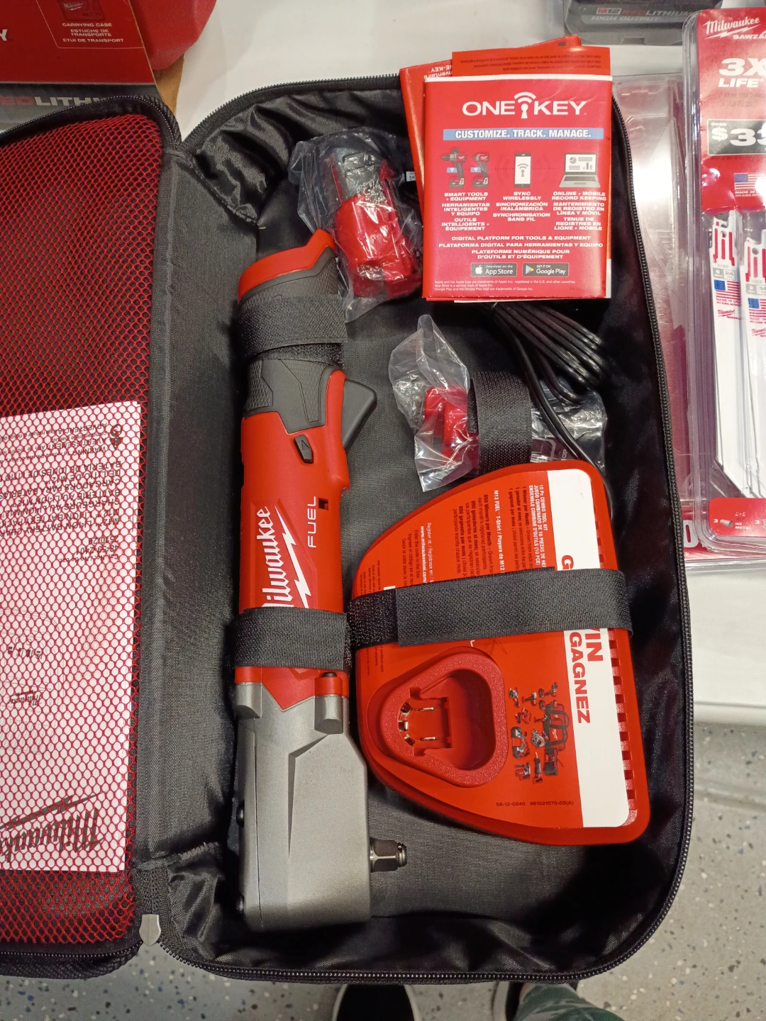 Milwaukee M12 FUEL Cordless Ratchet Kit