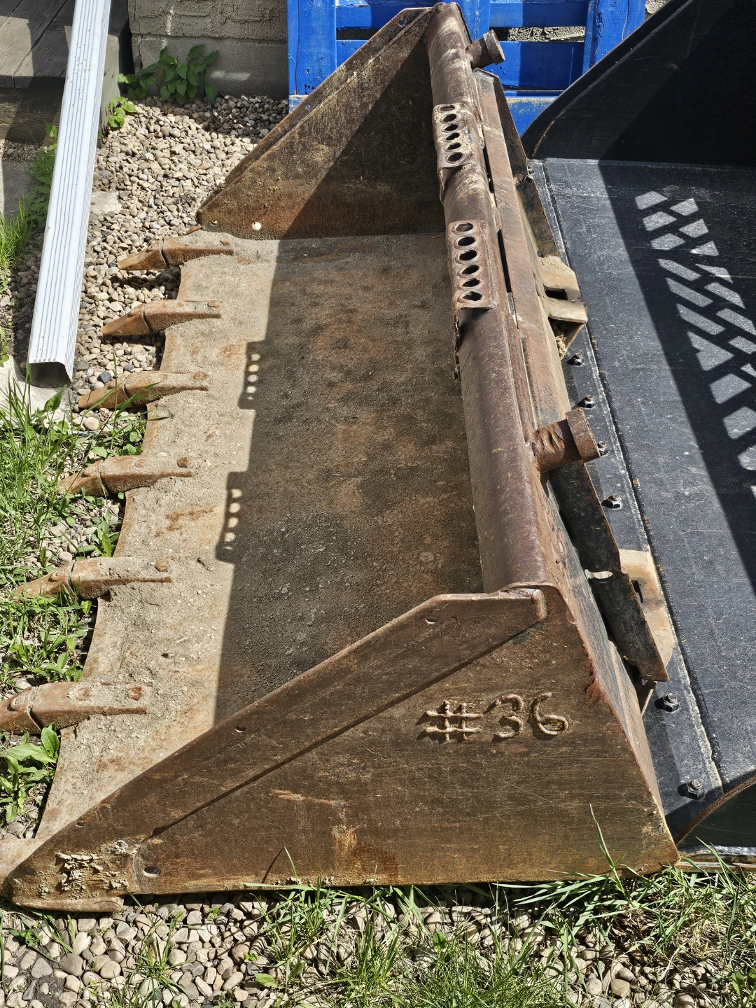 Heavy Duty Skid Steer Bucket with Teeth - photo 3