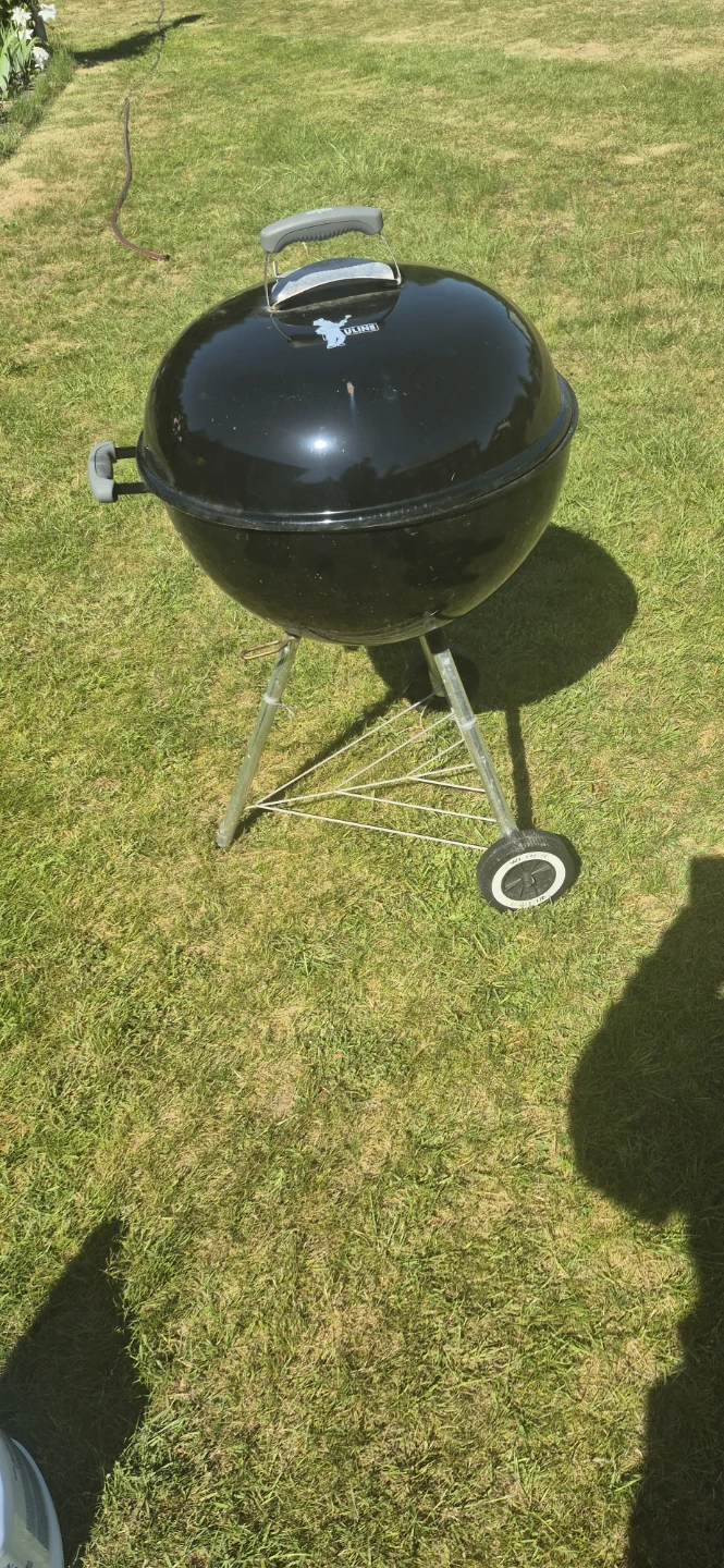 Weber Kettle Charcoal Grill