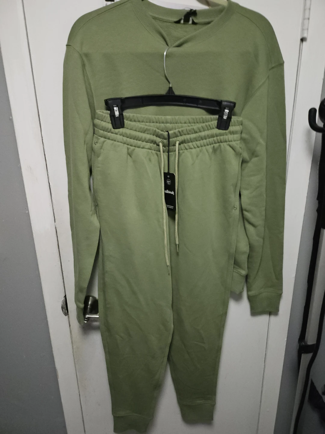 Allbirds Green Sweatshirt and Jogger Set