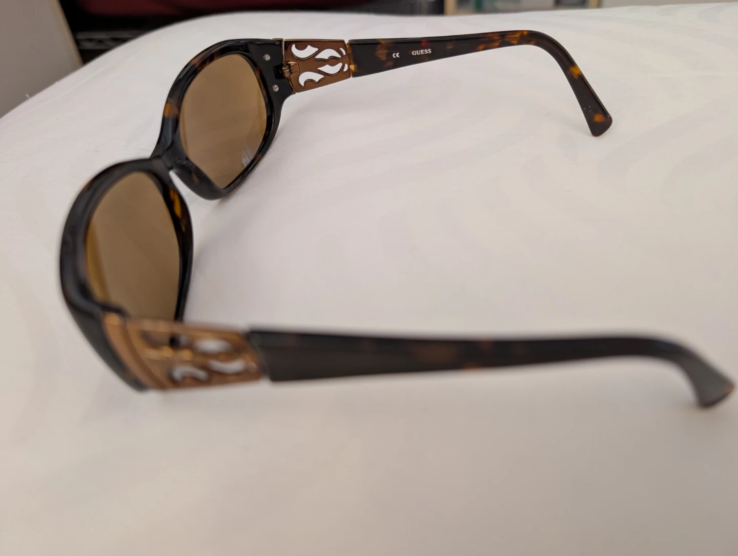 Guess By Marciano Tortoiseshell Sunglasses with Case - photo 3