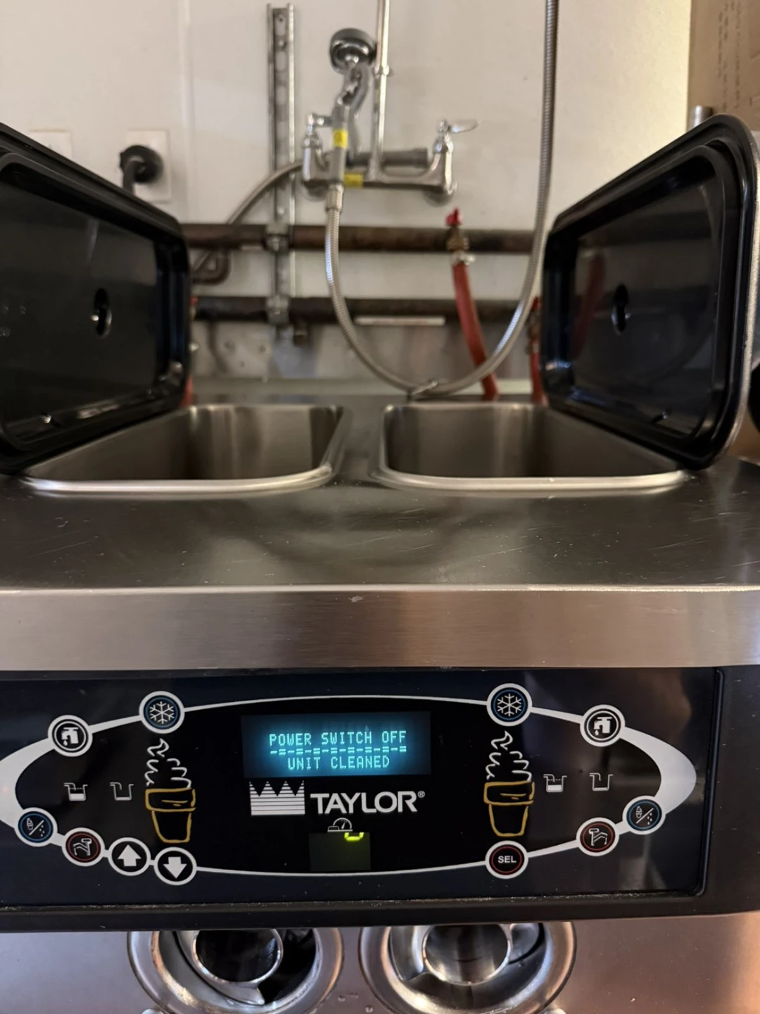 2 Taylor C723 Soft Serve Ice Cream Freezer Machines - photo 3