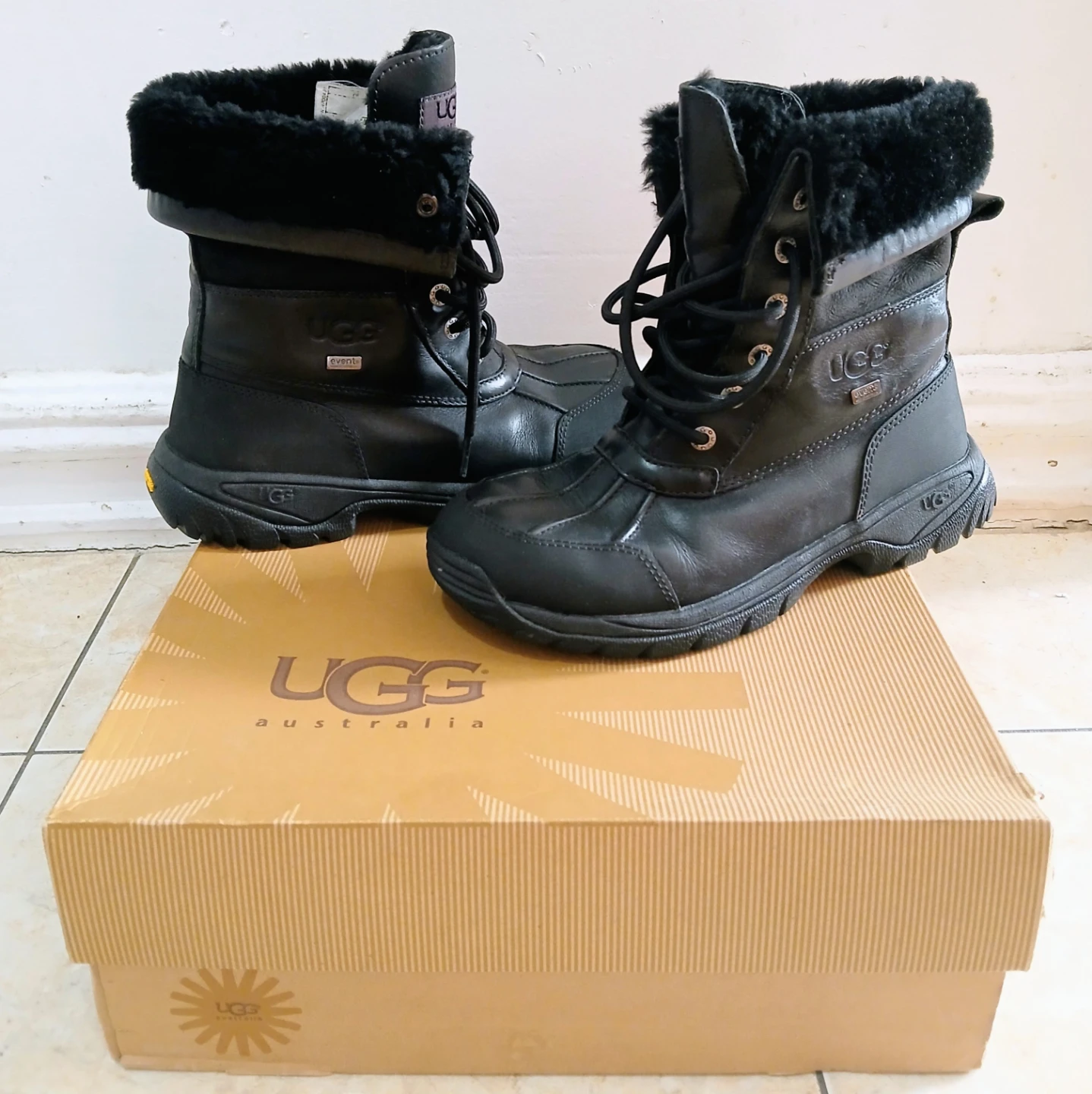 UGG Australia Kid's Black Leather Butte - Size 4