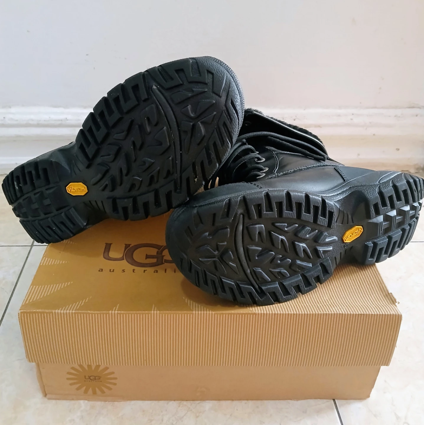 UGG Australia Kid's Black Leather Butte - Size 4 - photo 2