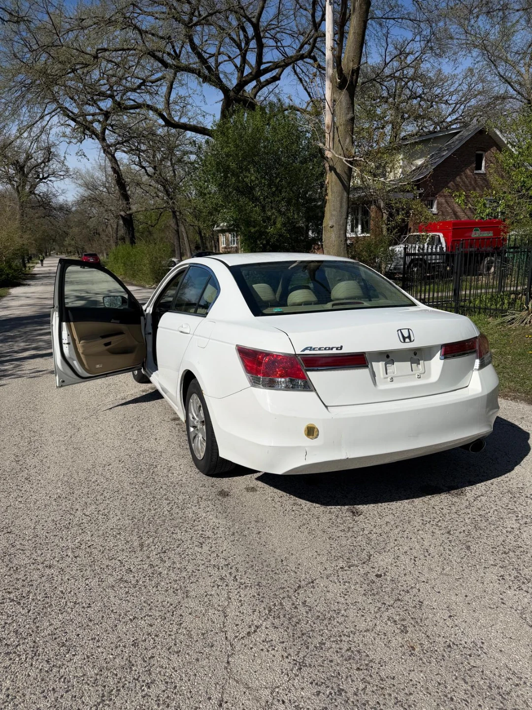 White Honda Accord Sedan 2012 - photo 3