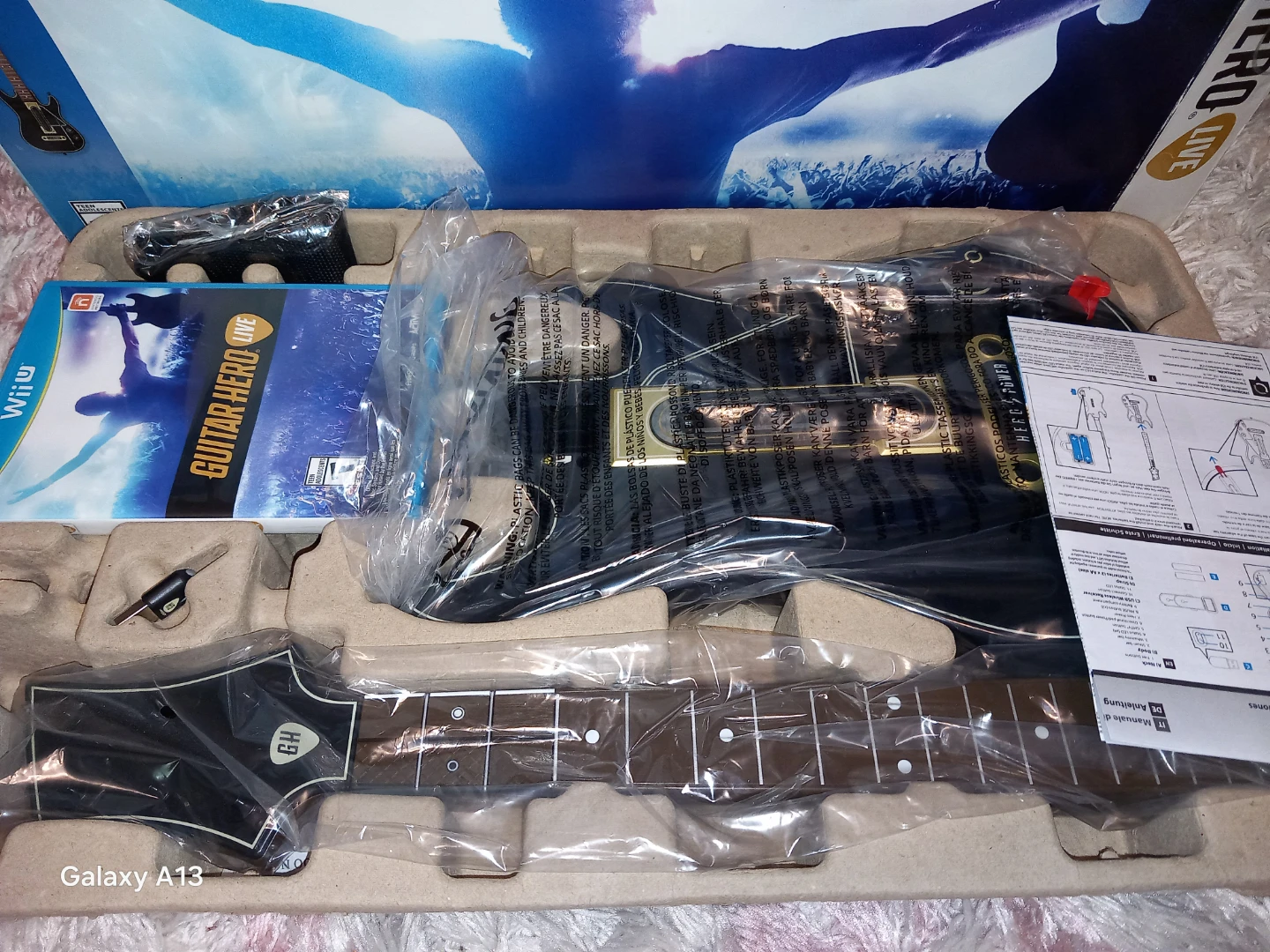 Guitar Hero Live for Wii U with Guitar Controller - photo 3