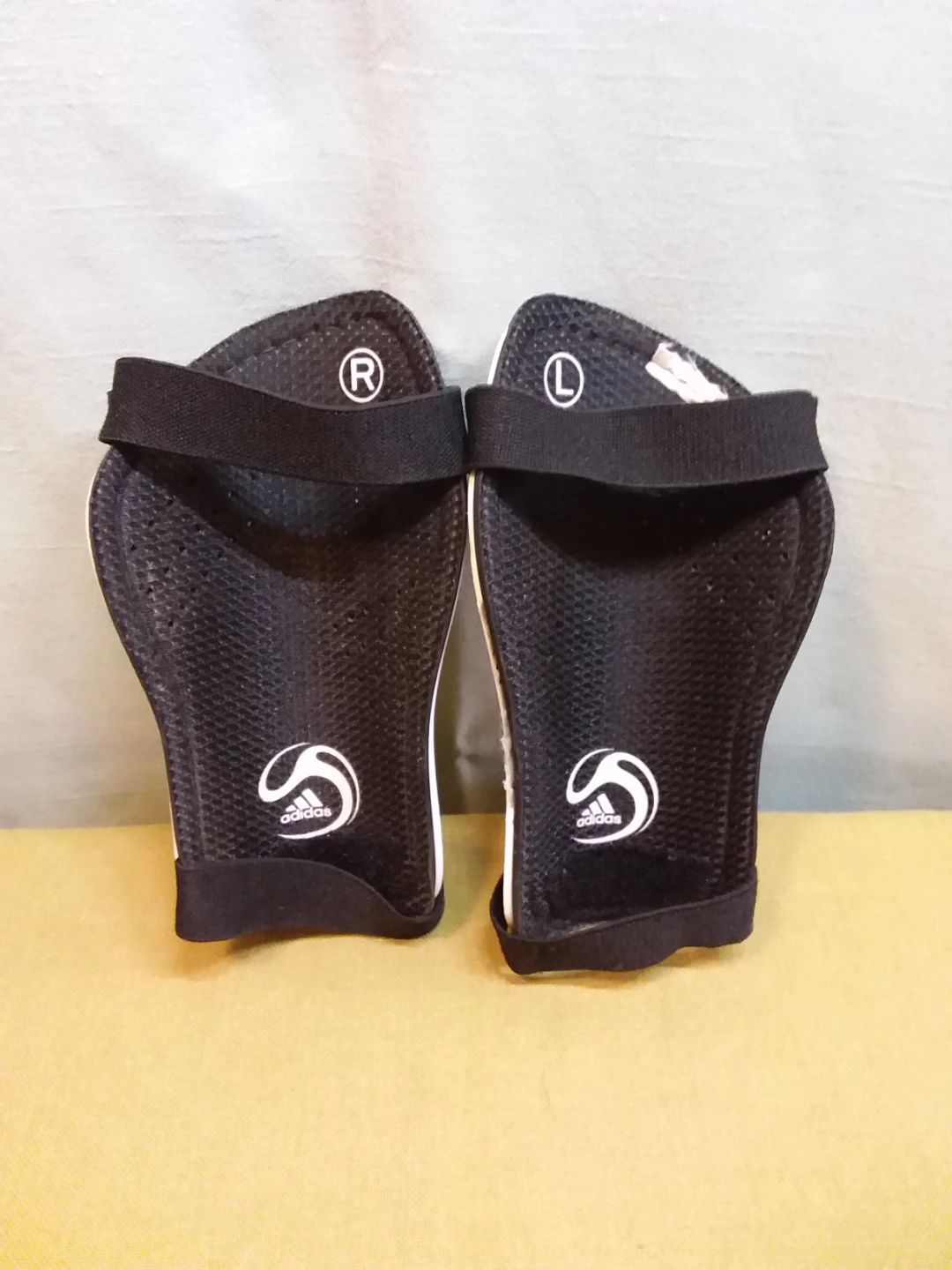 🤾 🤾‍♀️ ➡️ Adidas Shin Guards 🤾‍♀️ 🤾 - photo 2