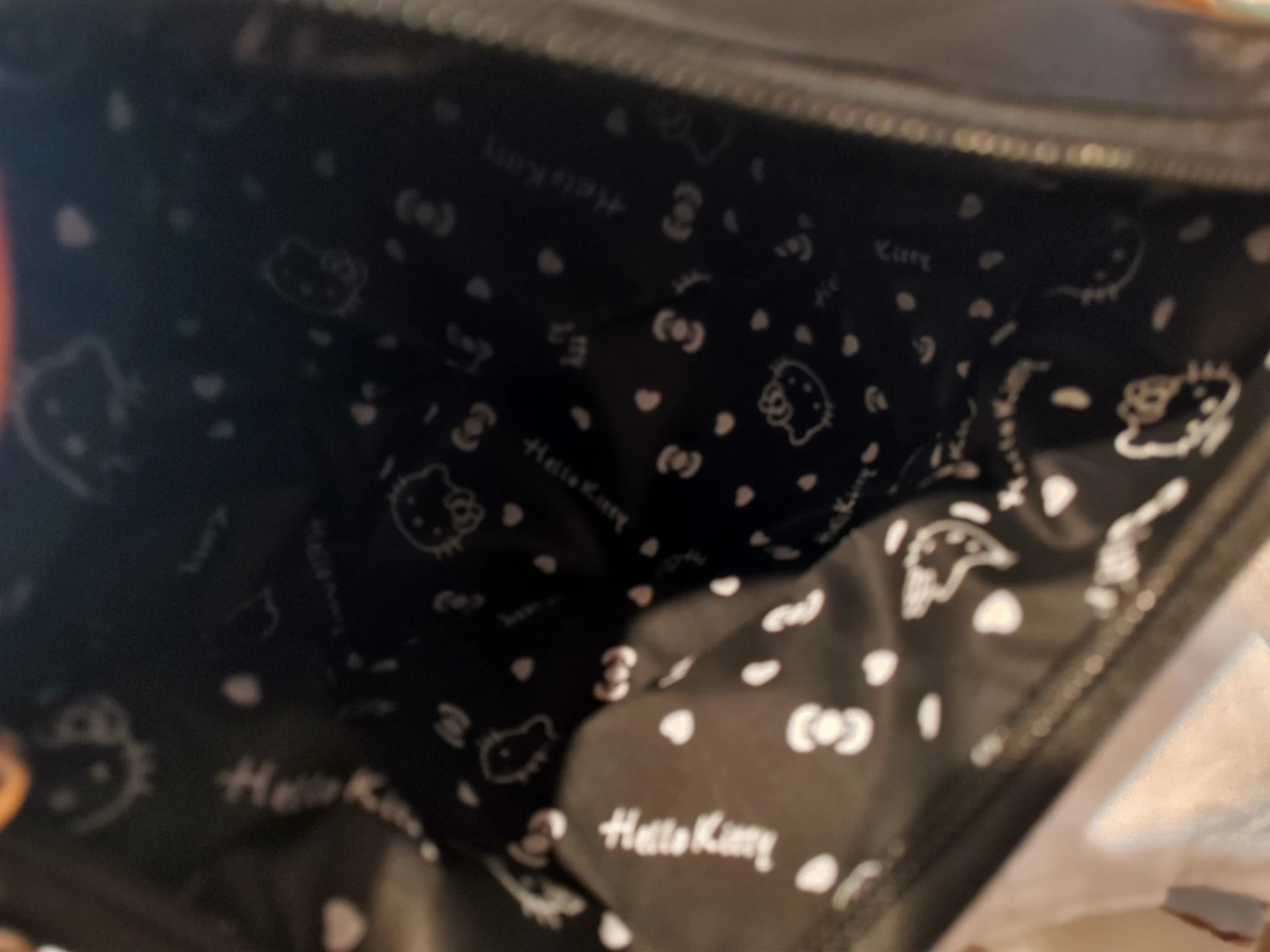 Hello Kitty Cosmetic Bag - Brand New - photo 4