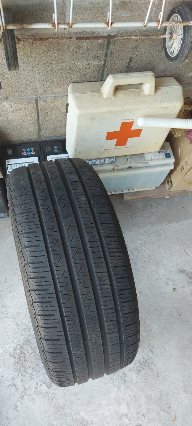Pirelli 225/40R18 Tire - photo 3