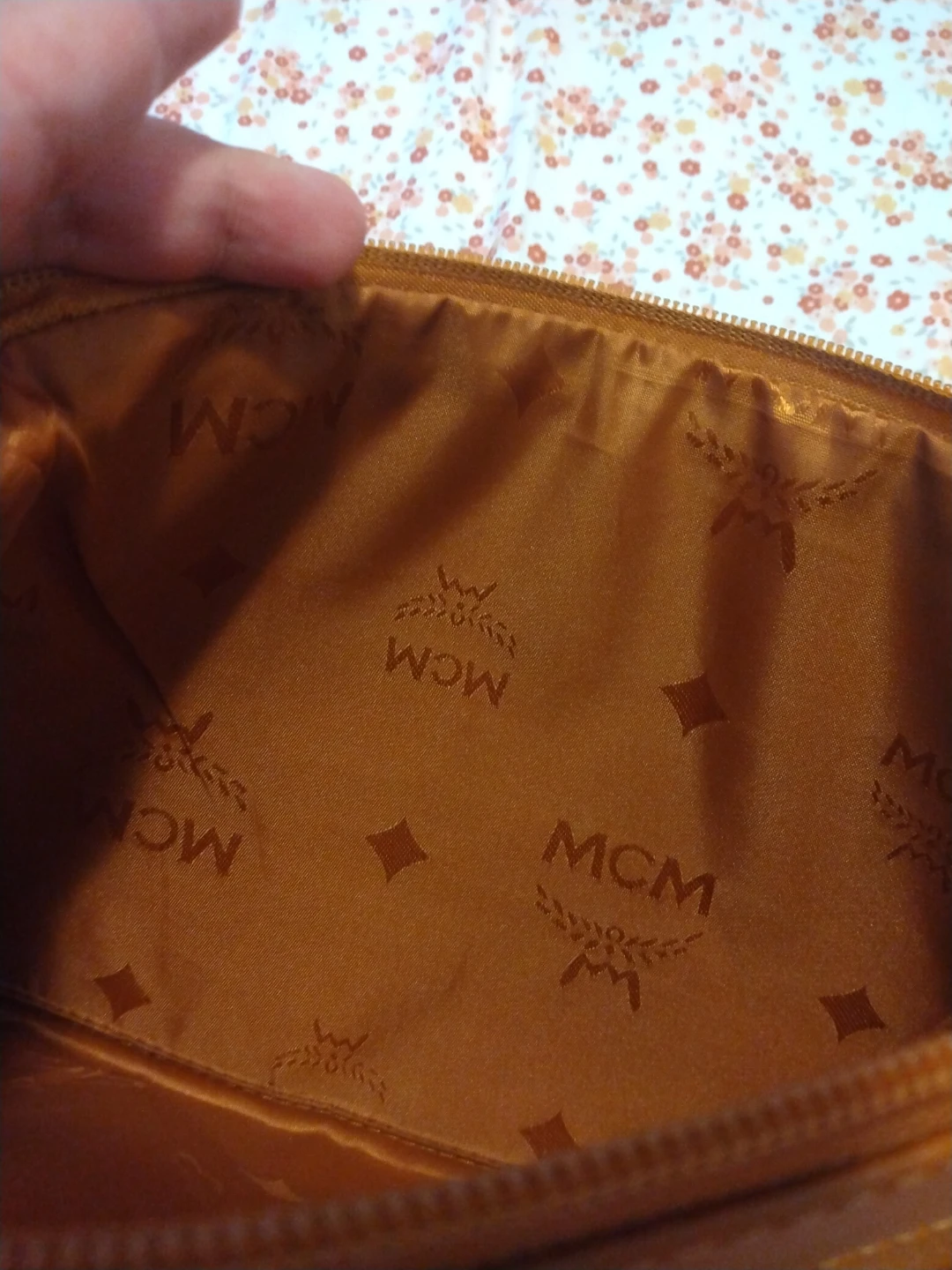 Authentic MCM Sling Handbag. - photo 4