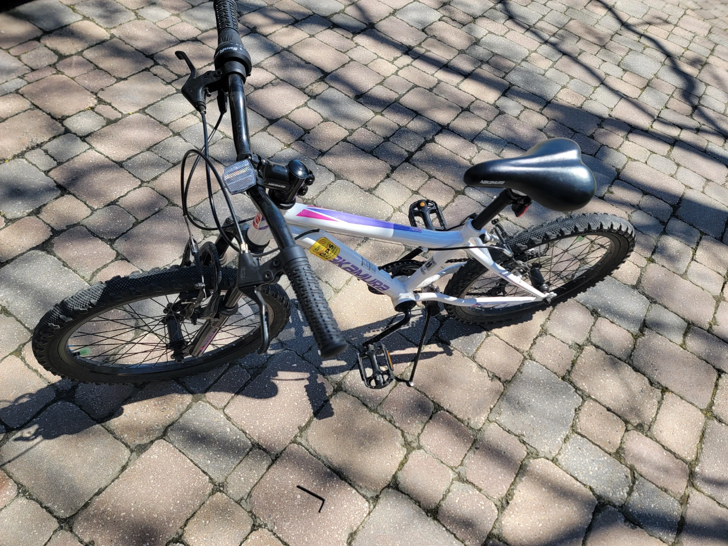 Nakamura White Kids Bike