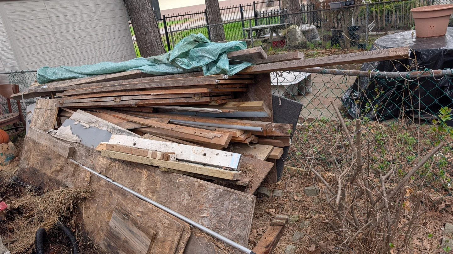 Assorted Lumber and Plywood Scrap