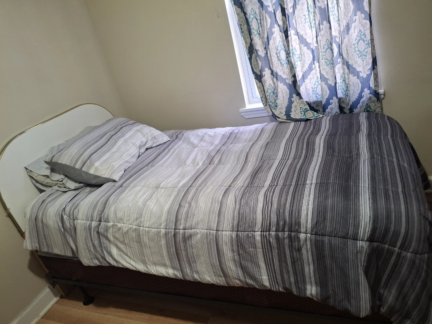 Twin Bed Frame with Headboard - photo 2