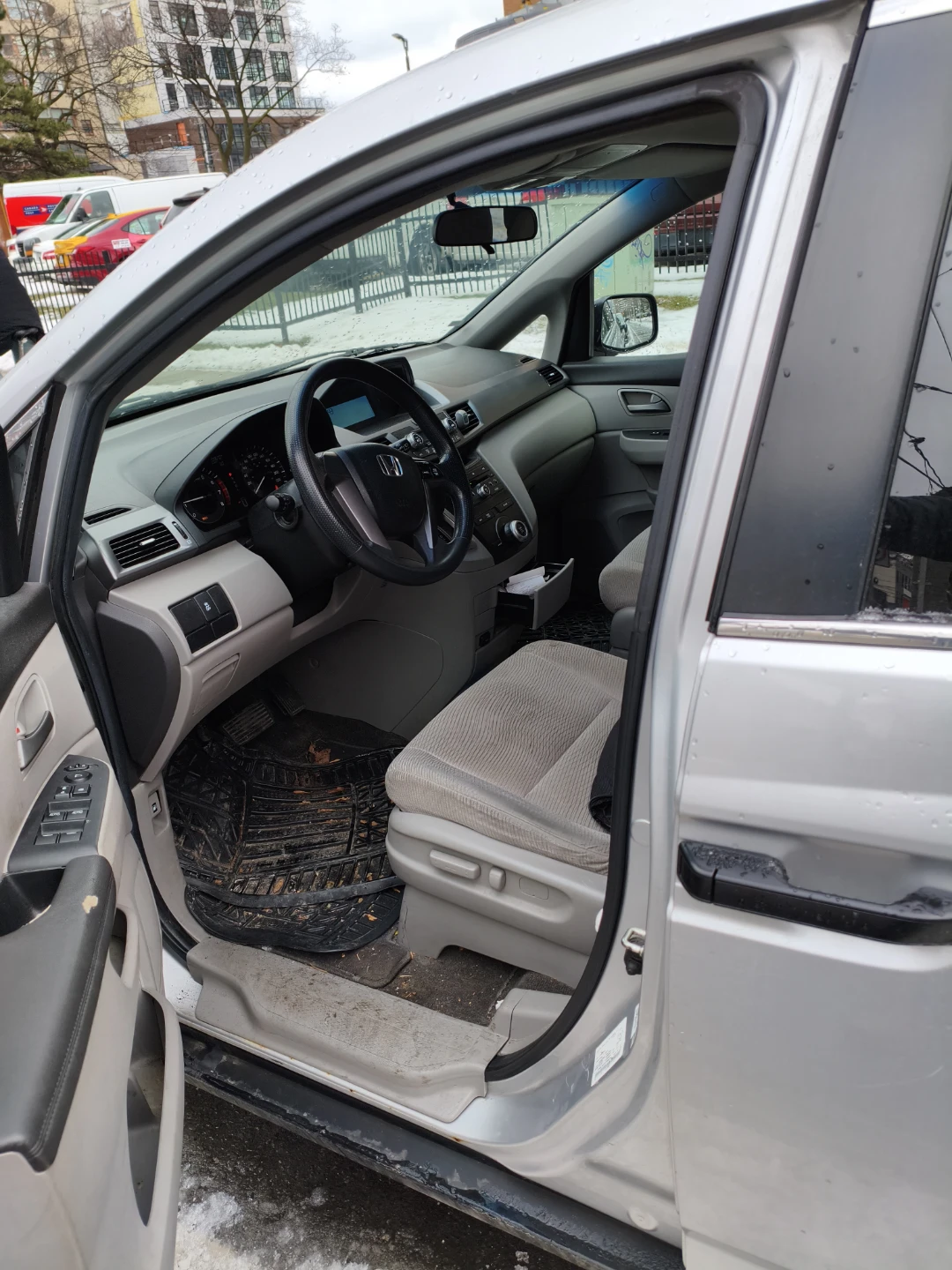 2012 Honda Odyssey - photo 3