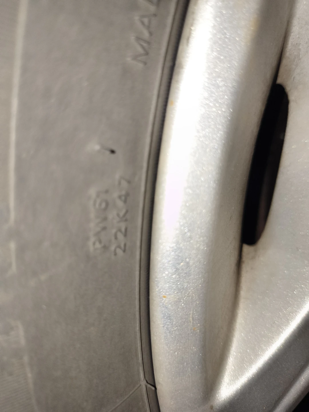 4 Motomaster Winter Edge 245/60R18 105T Tires - photo 3