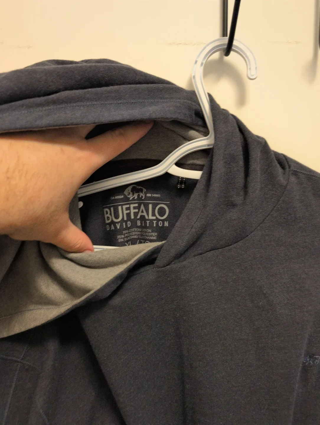 Buffalo David Bitton & American Eagle Hoodies - photo 3