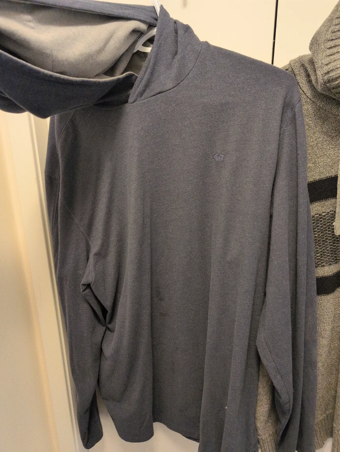 Buffalo David Bitton & American Eagle Hoodies - photo 4