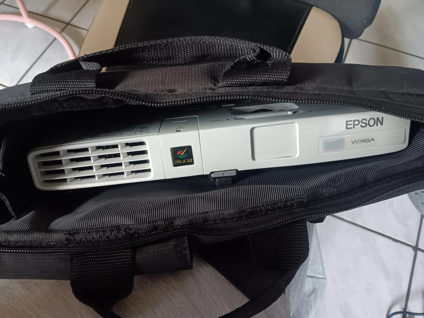 Epson PowerLite 1771W LCD Projector - photo 4