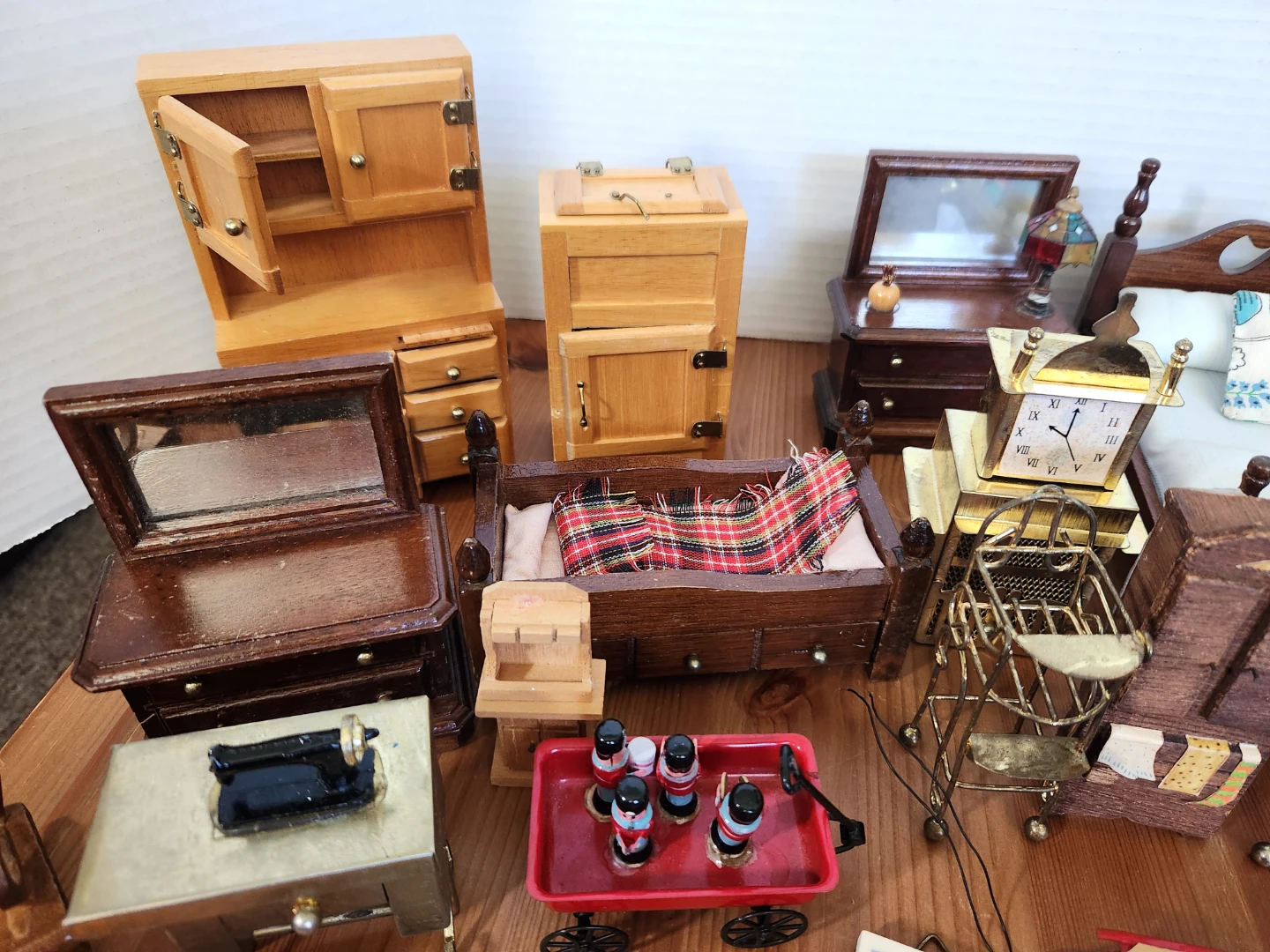 VINTAGE ~ 1980s Dollhouse Furniture - photo 4