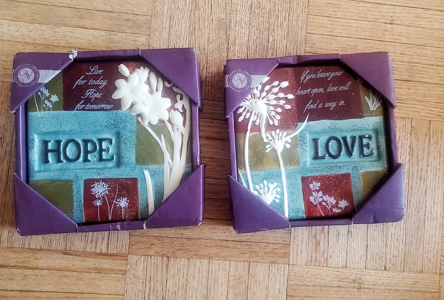 Set of 2 Decorative Wall Plaques - Hope & Love