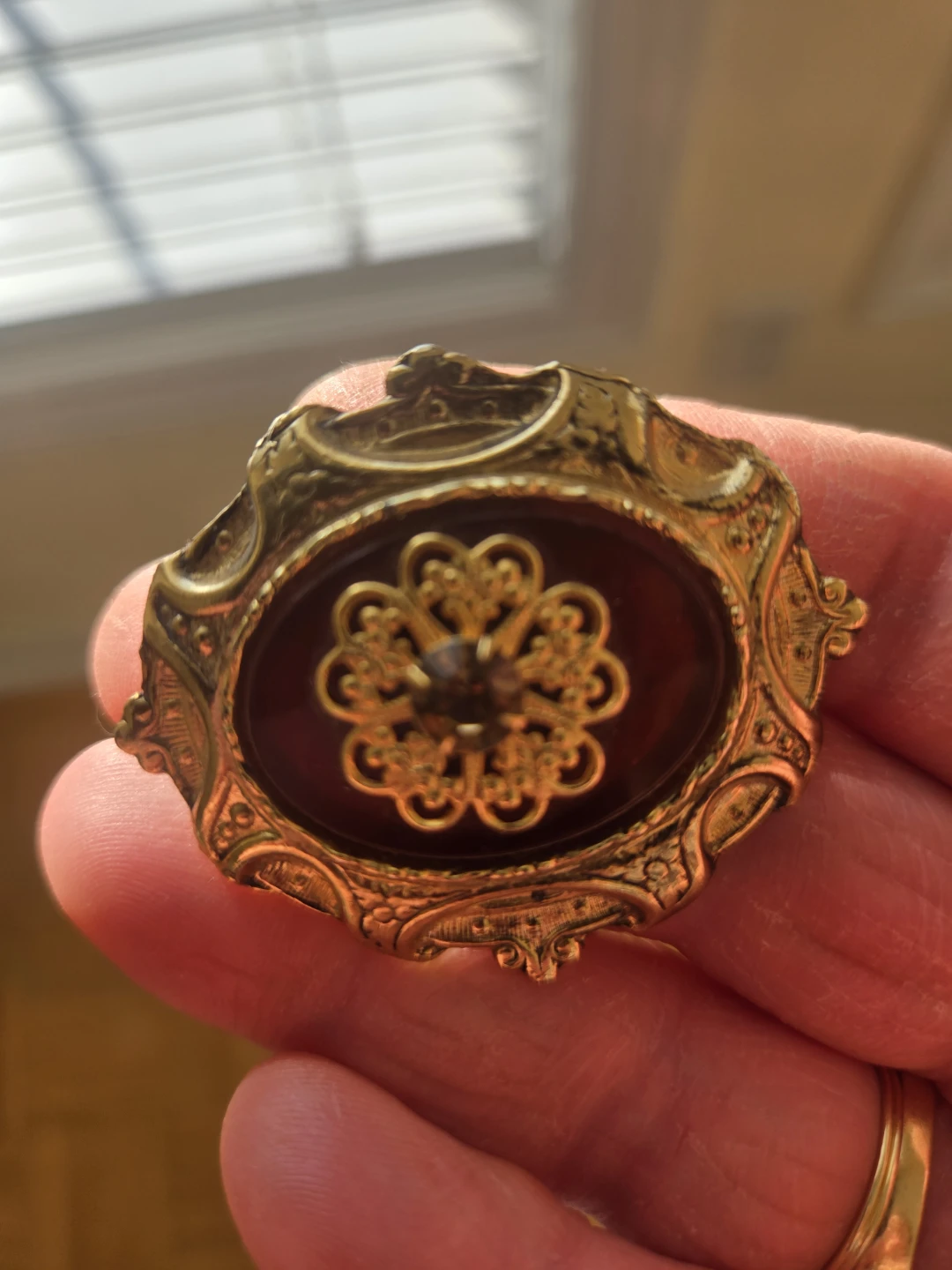 Vintage Victorian Style Bakelite Scarf Clip - photo 2