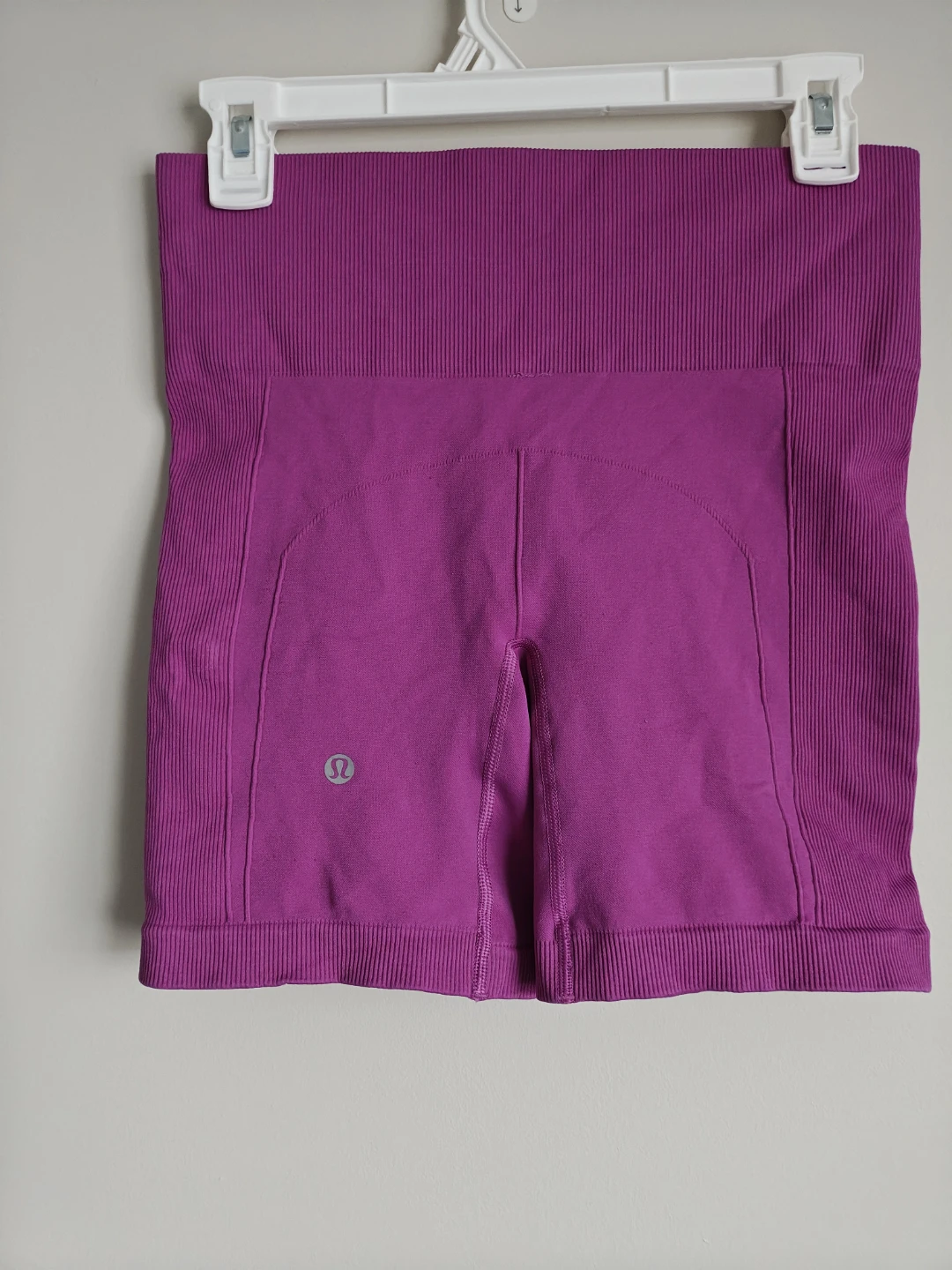 Seamless High-Waisted Biker Shorts - Magenta - photo 4