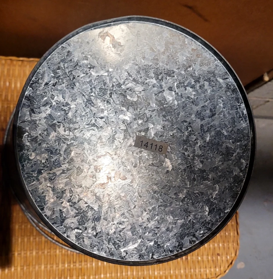 Galvanized Metal Pail with Wooden Handle🥕🌱 - photo 3