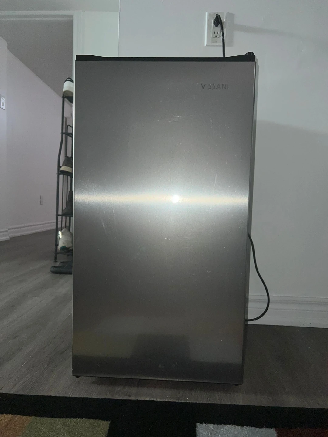 VISSANI Compact Refrigerator - photo 2