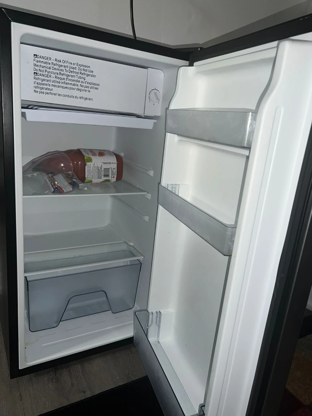 VISSANI Compact Refrigerator - photo 4
