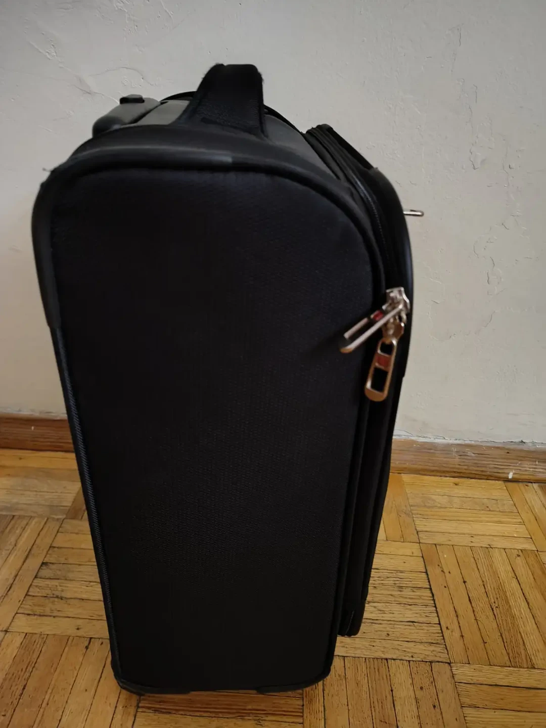 SwissGear Sion 18" "Carry-on" Luggage Bag - BRAND NEW - photo 3