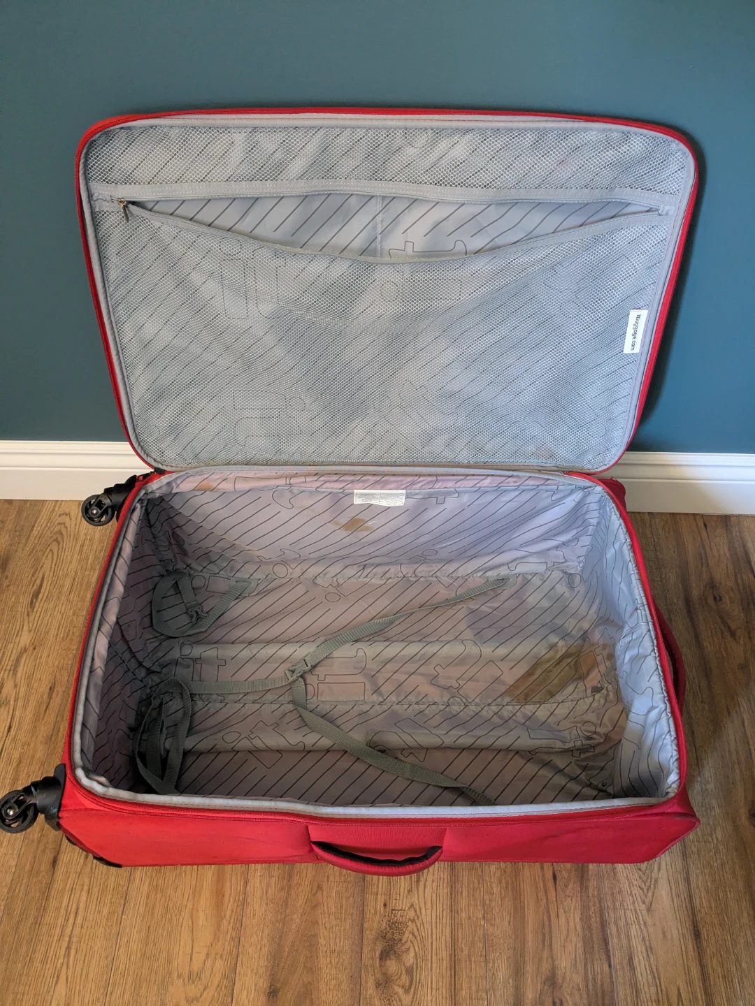 Two large suitcases - photo 3