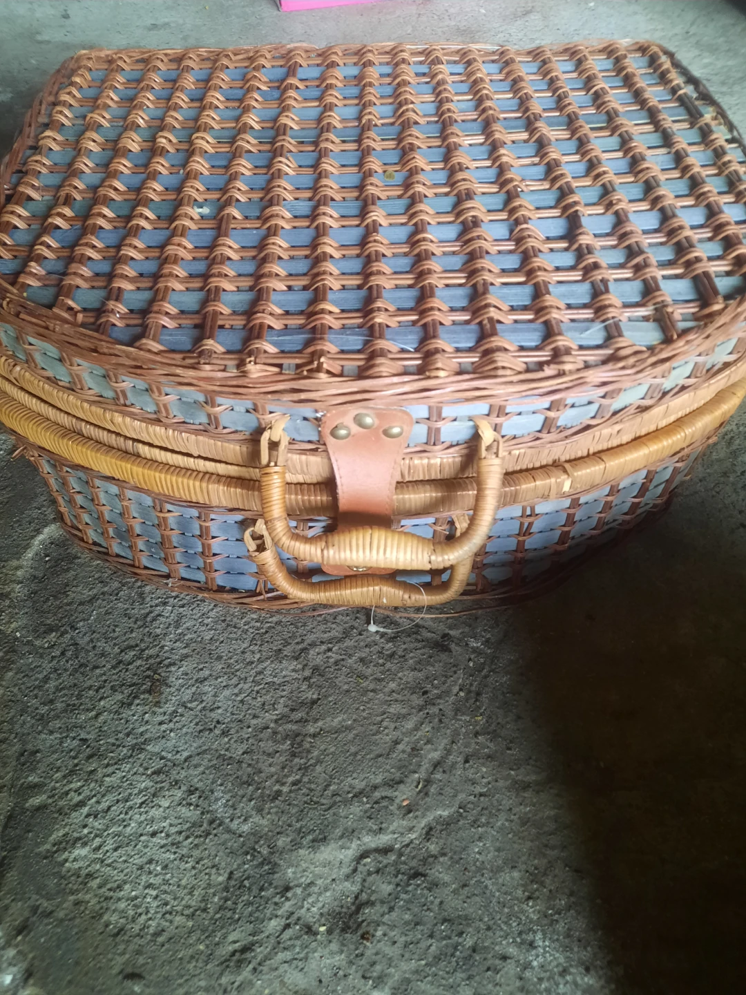 Wicker Picnic Basket with Plaid Lining - photo 2
