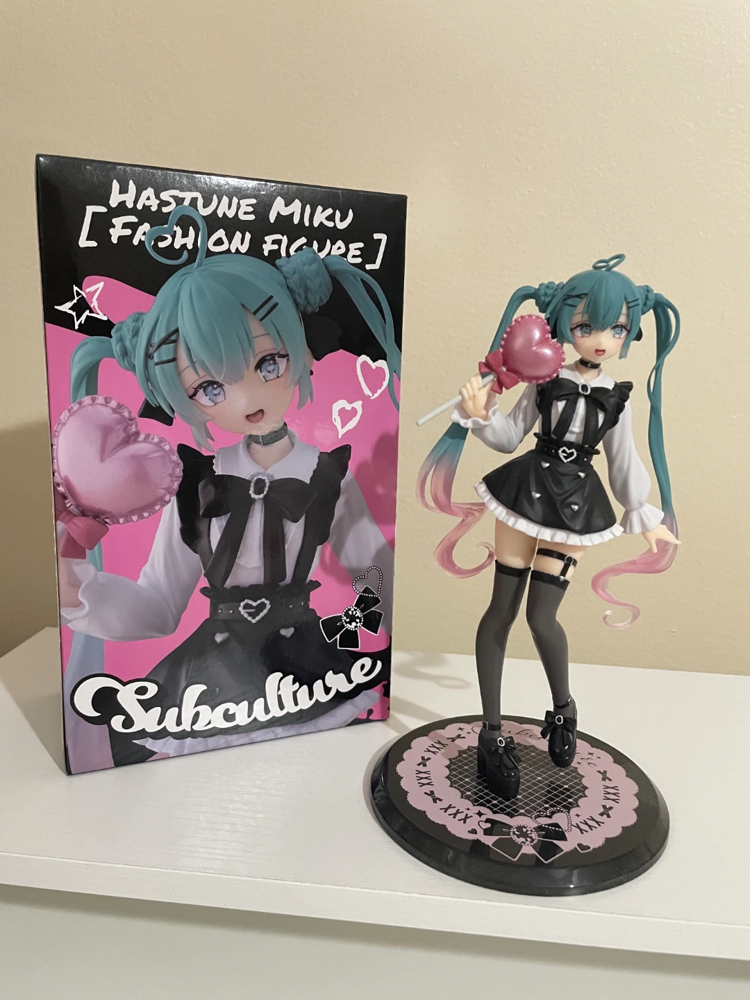 Authentic Hatsune Miku Fashion Figure by Subculture - photo 2