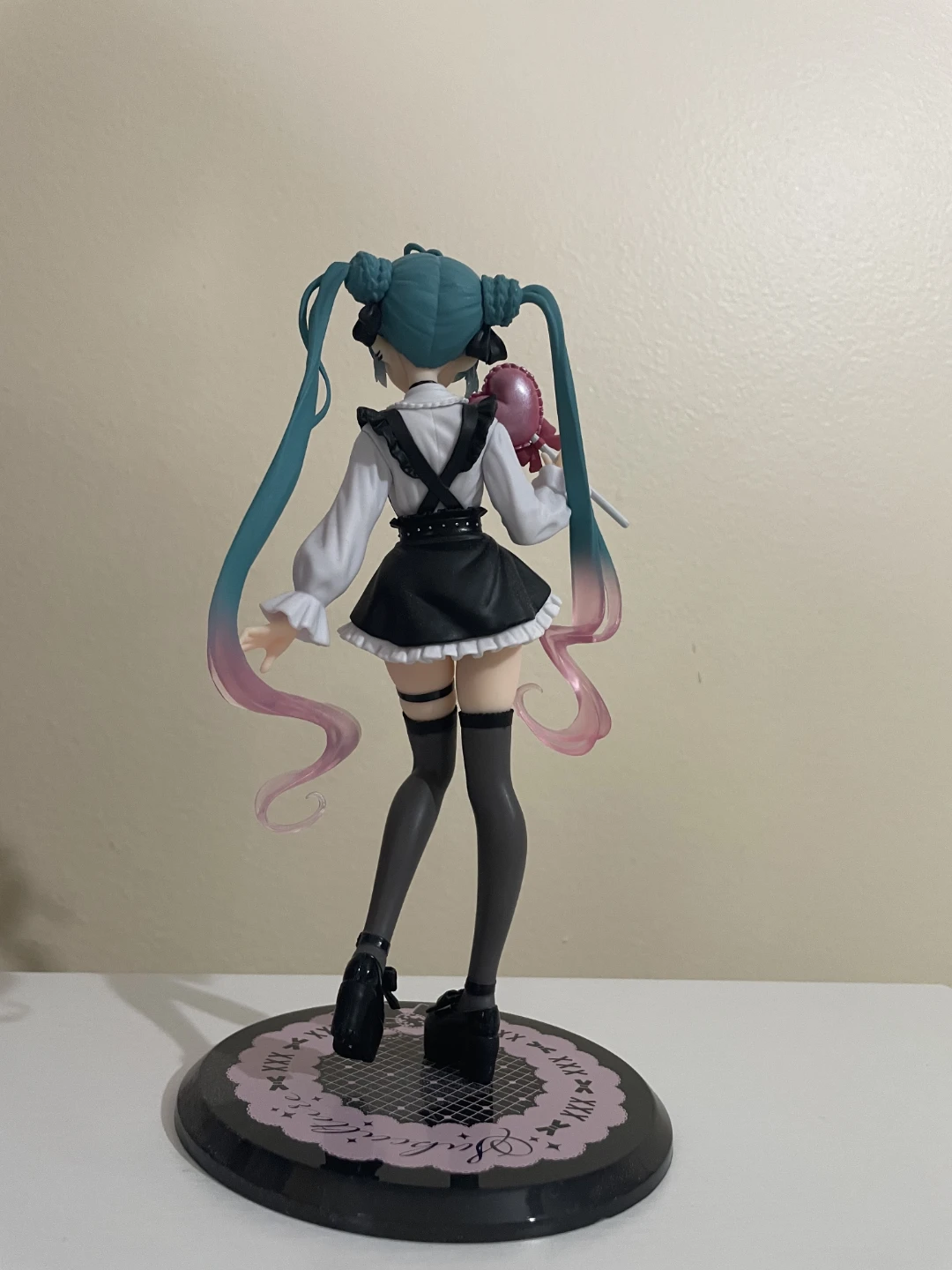 Authentic Hatsune Miku Fashion Figure by Subculture - photo 4
