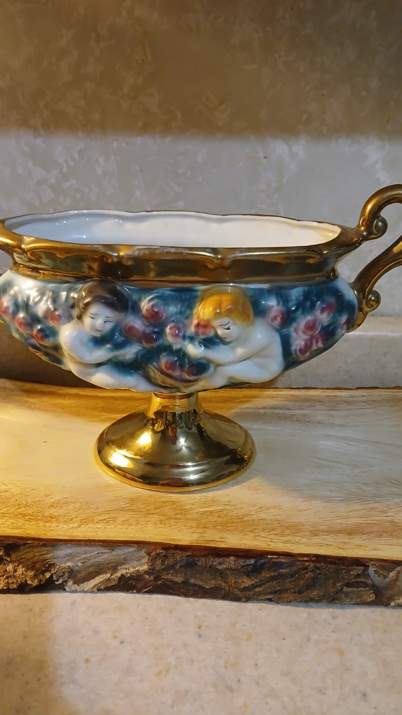 Beautiful oval bowl for $5.00