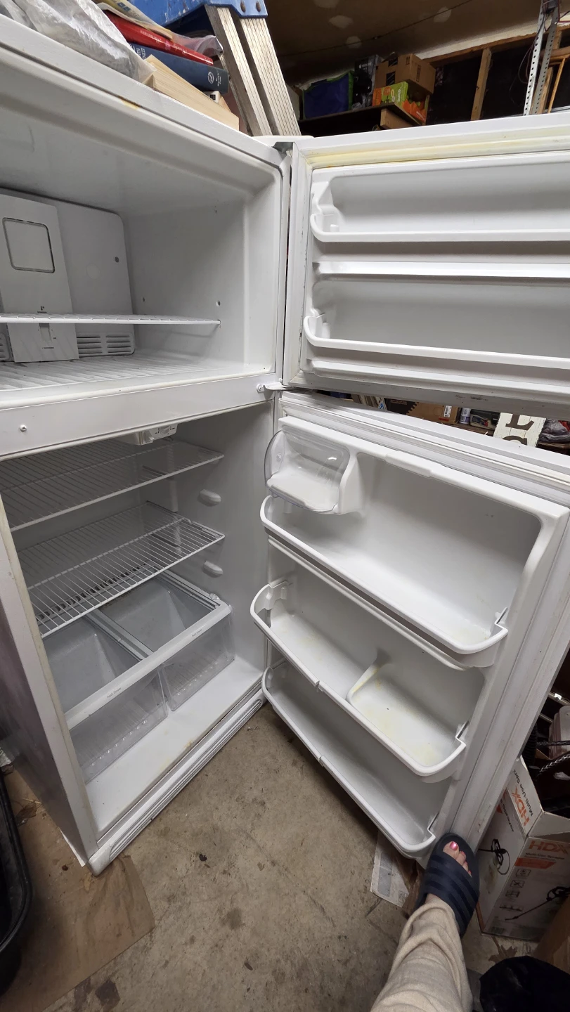 Frigidaire Refrigerator Freezer - photo 2