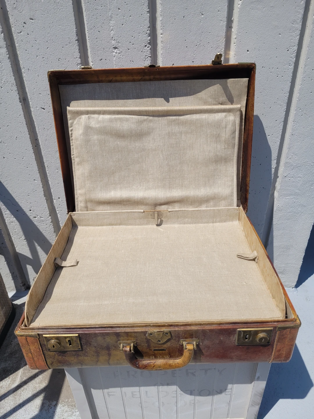 Vintage leather hardcase luggage - photo 3