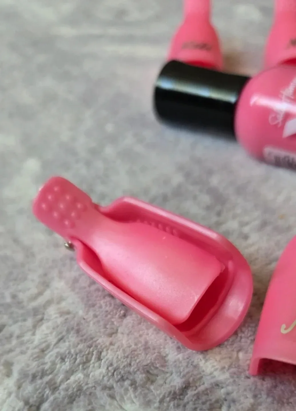 Nail polish, clipper, + gel remover clips 💅 - photo 2