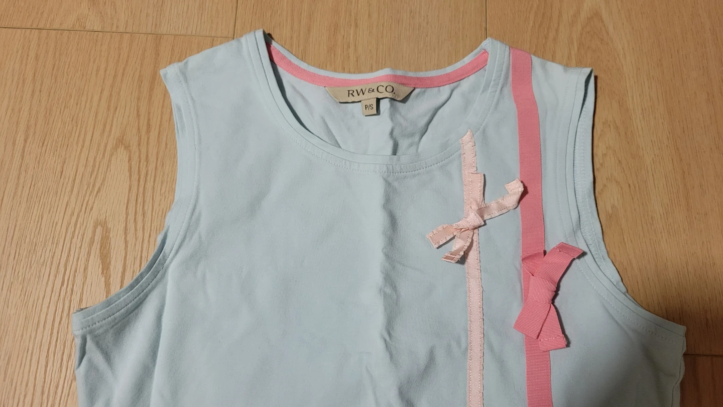 RW & CO. Blue Sleeveless Top with Pink Ribbon Detail - Size P/S - photo 2