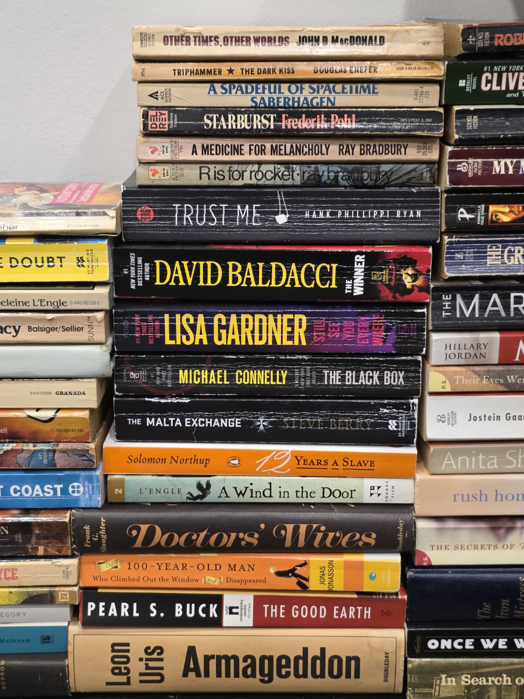 Huge Book Lot – Sci-Fi, Thrillers, Classics, Mystery Bestsellers - photo 3