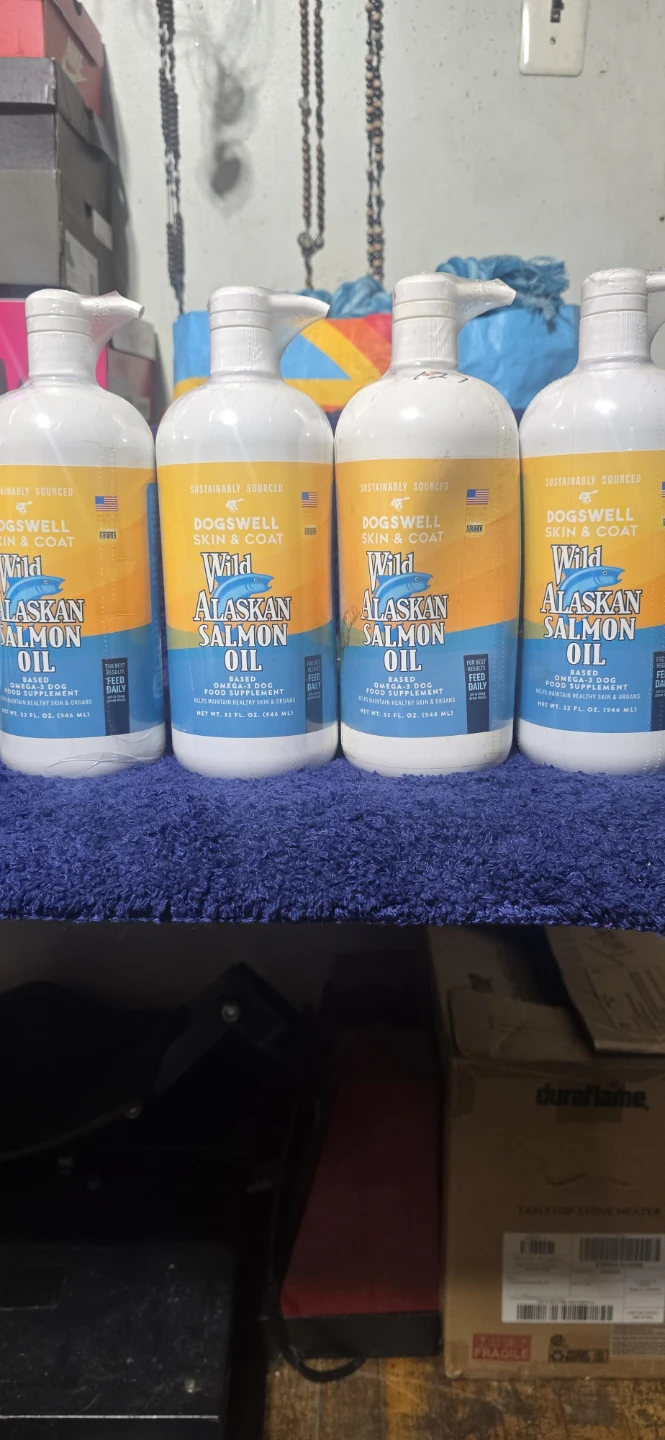 Dogswell Wild Alaskan Salmon Oil Skin & Coat Dog Food  32 oz