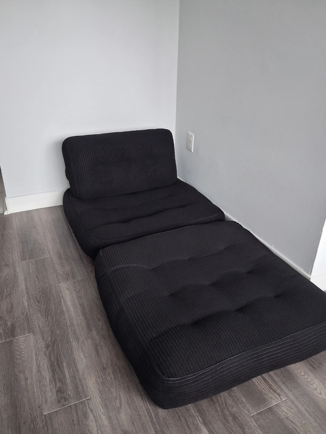 Futon Couch/Sofa Bed folding chair/bed - photo 3