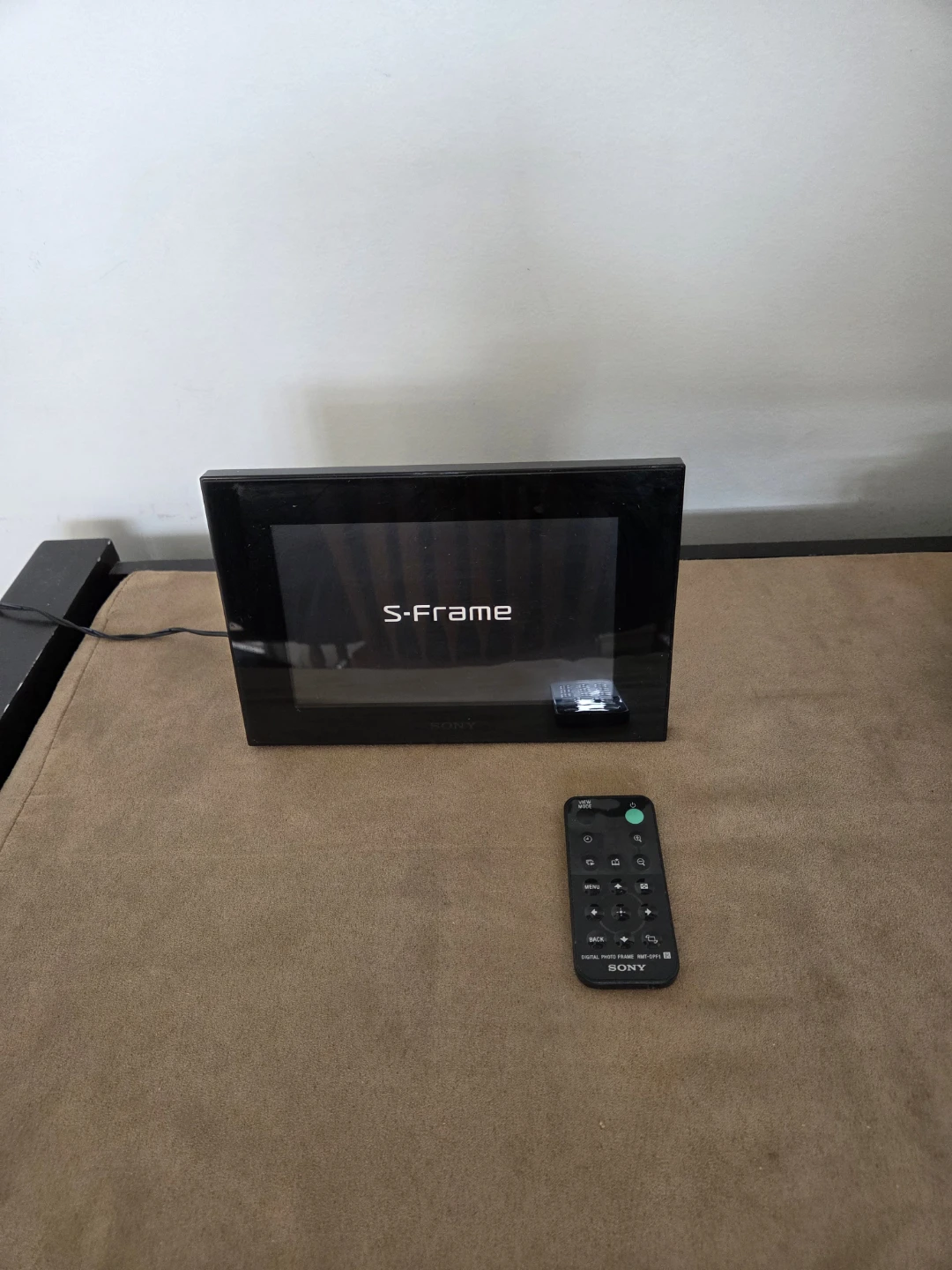 Sony S-Frame & Kodak Digital Photo Frames with Remotes - photo 2