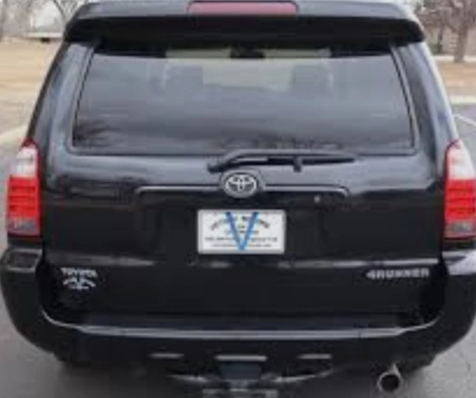 Black Toyota 4Runner SUV 2004 - photo 2