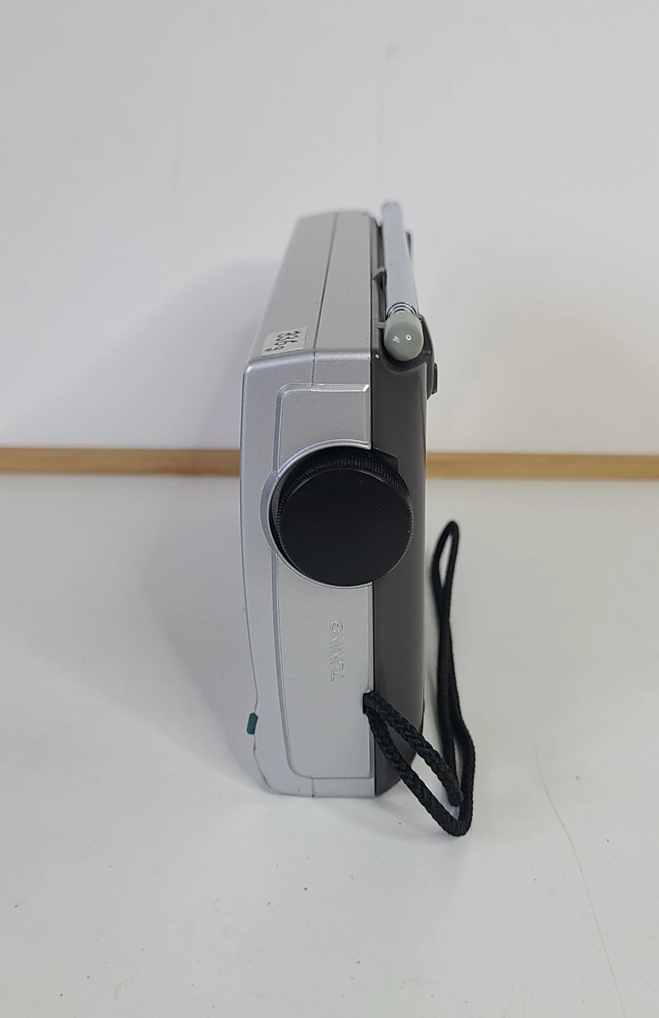 SONY ICF-SW11 Compact Portable Radio FM/AM/ShortWave - photo 4