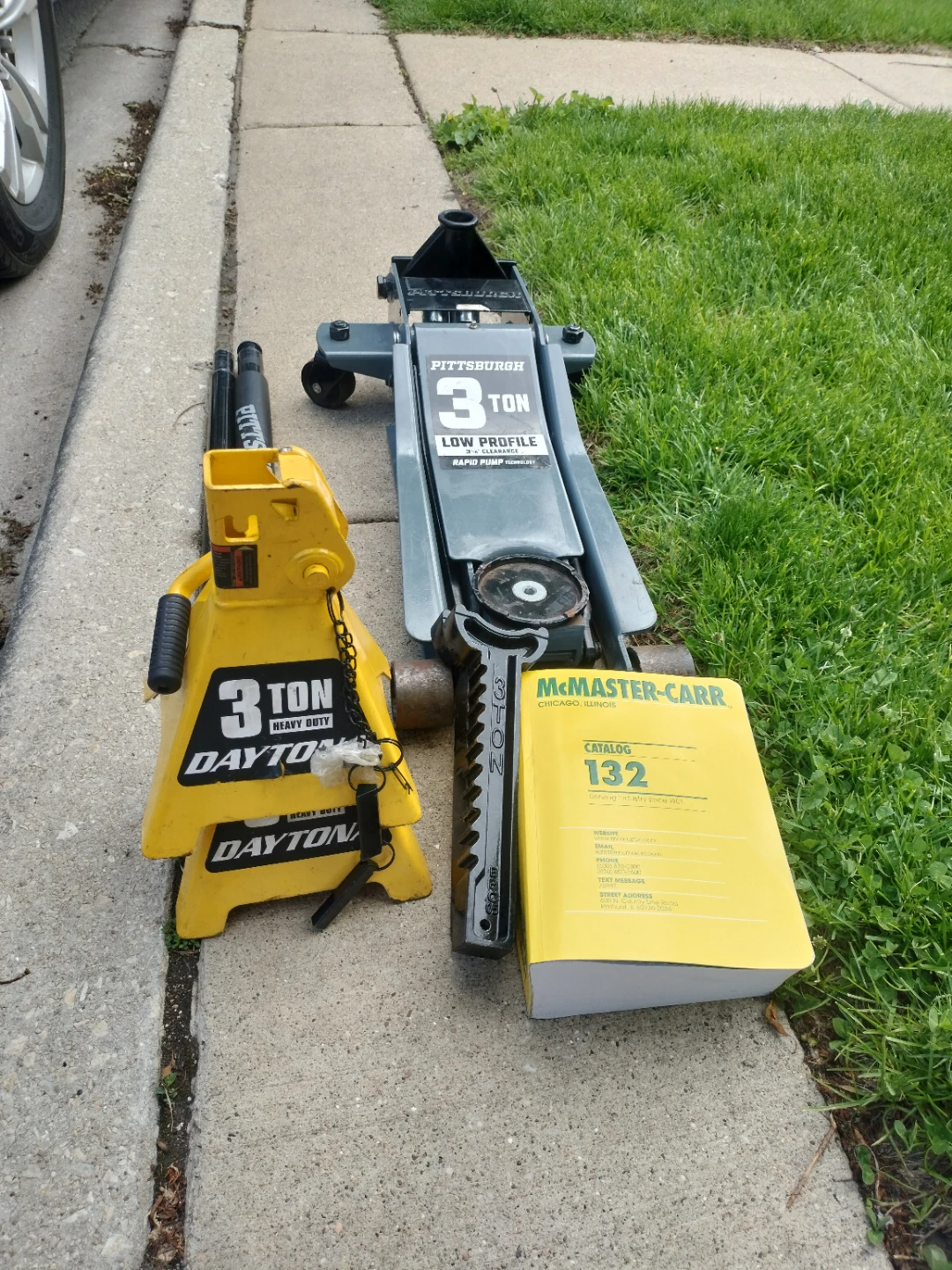 Pittsburgh 3 ton low profile floor Jack & 3 ton jack stands