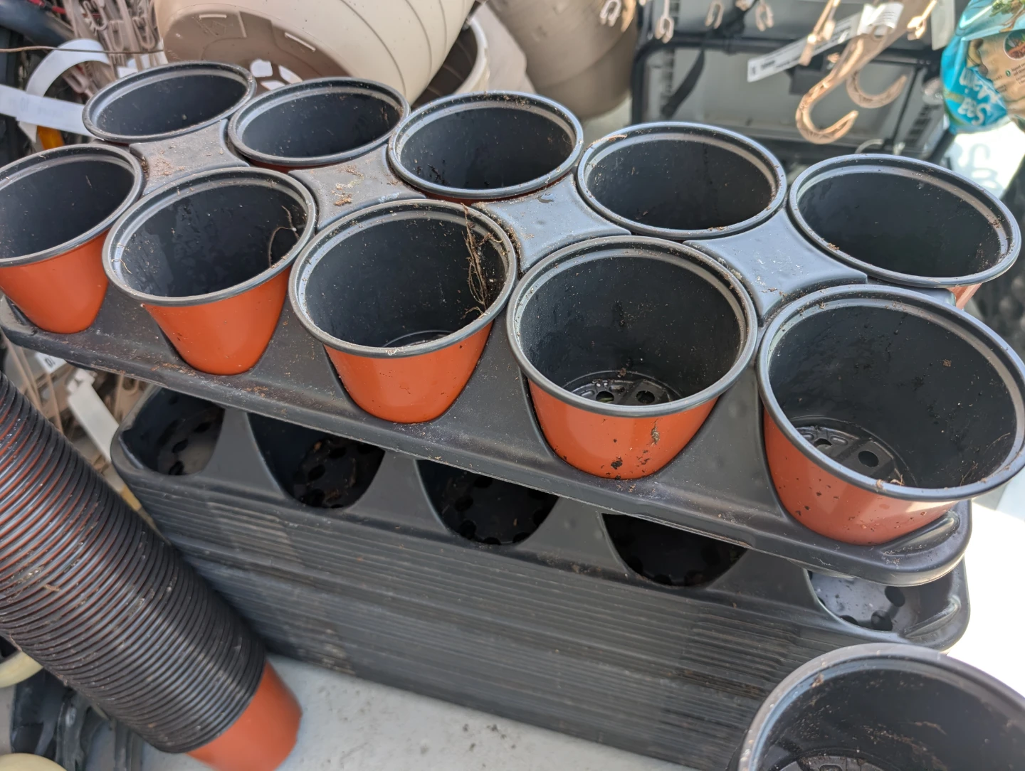 10” Hanging Pots + Nursery Trays & 4” Pots — 10 for $10 - photo 3