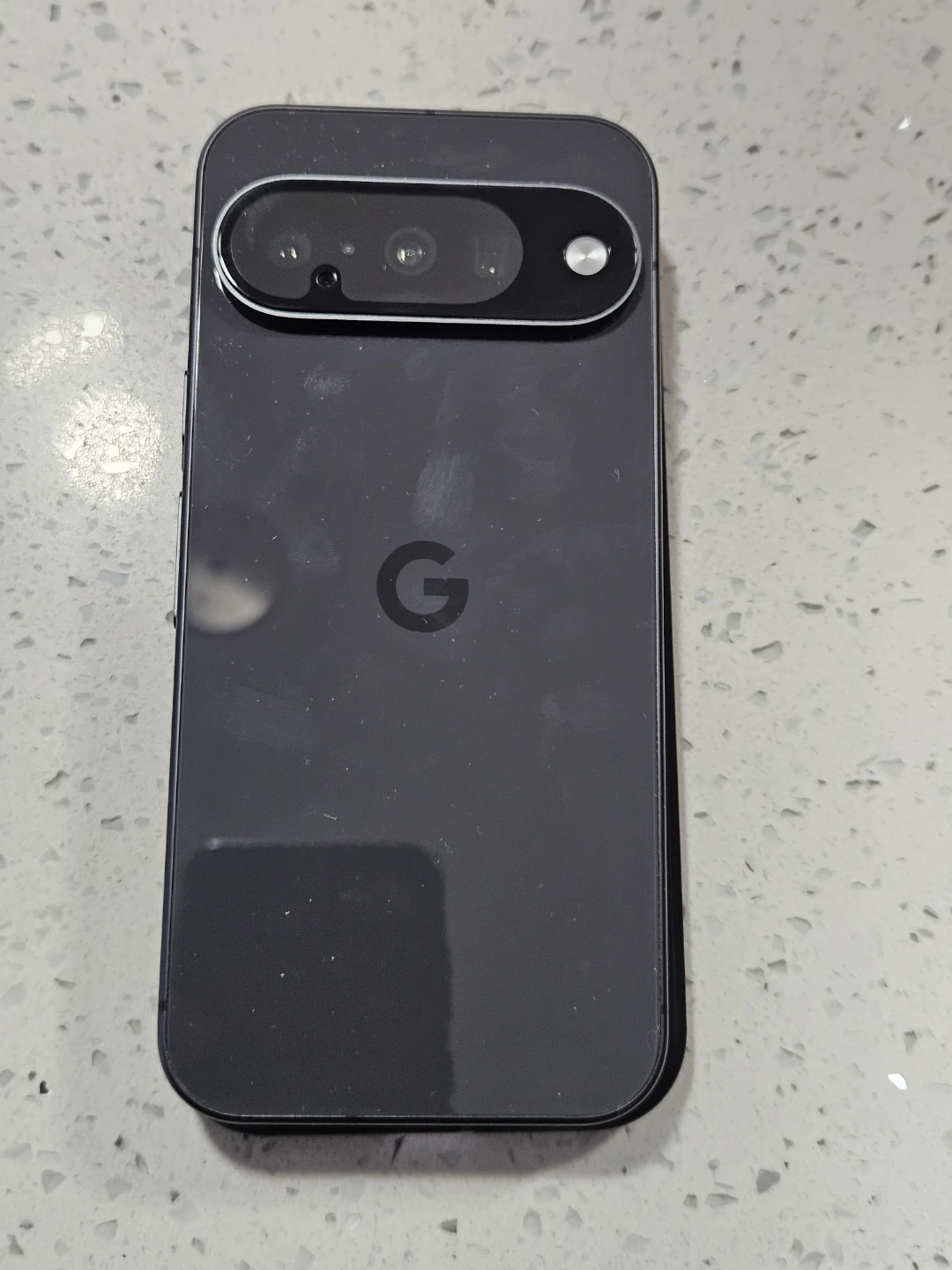 Google Pixel 10 Smartphone - photo 3