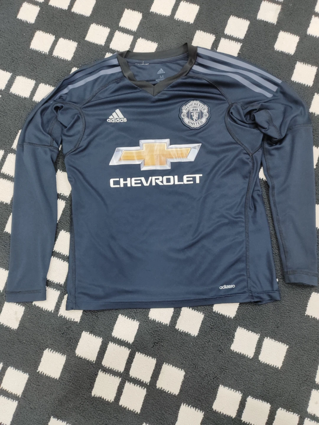 Manchester United Long Sleeve Jersey Size M
